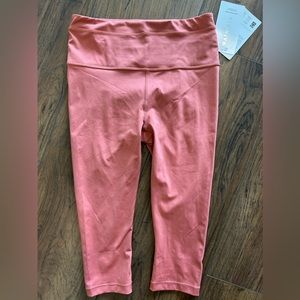 ATHLETA - Accelerate Crop - NWT